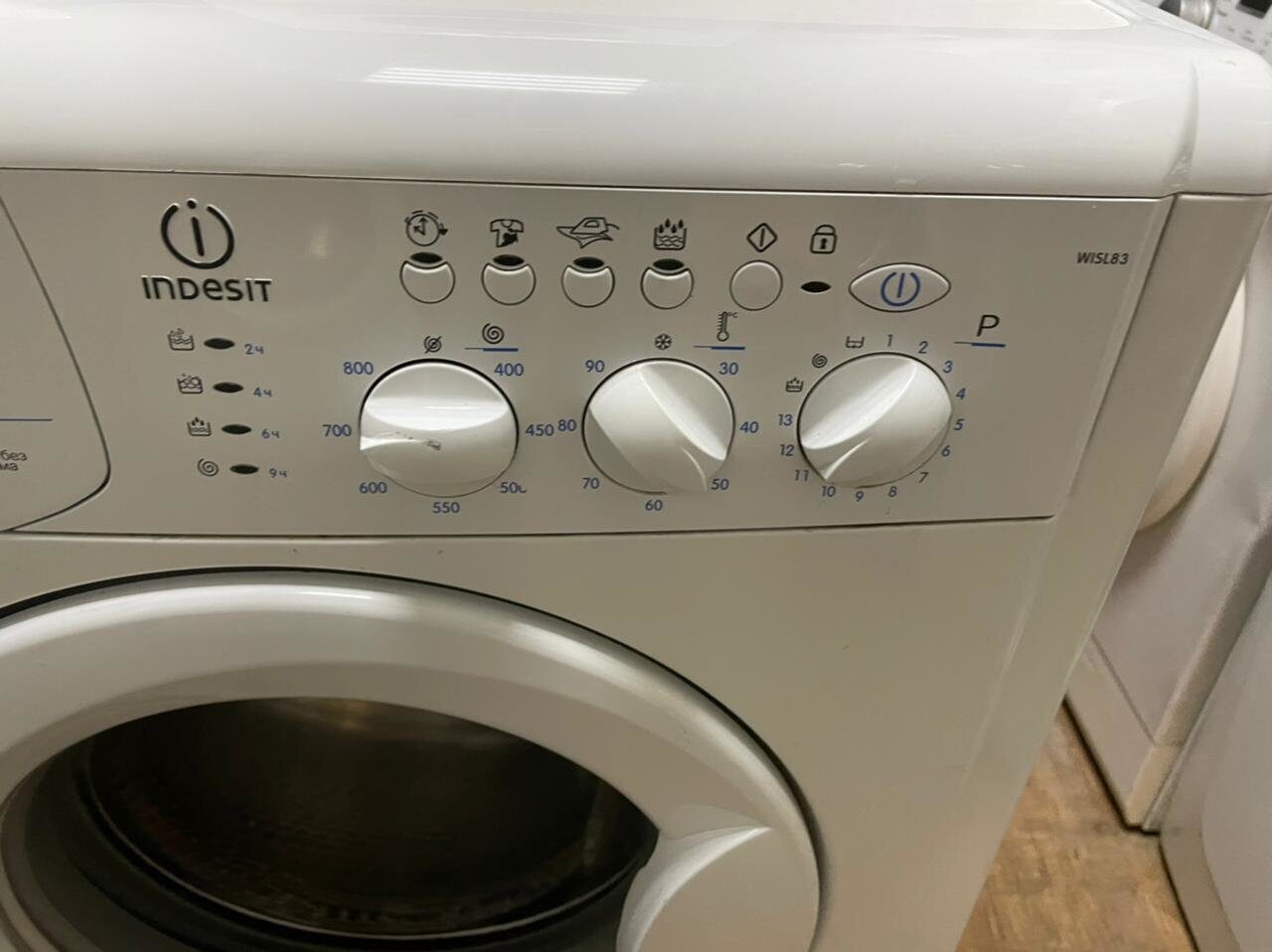 Стиральная машина Indesit WISL 83